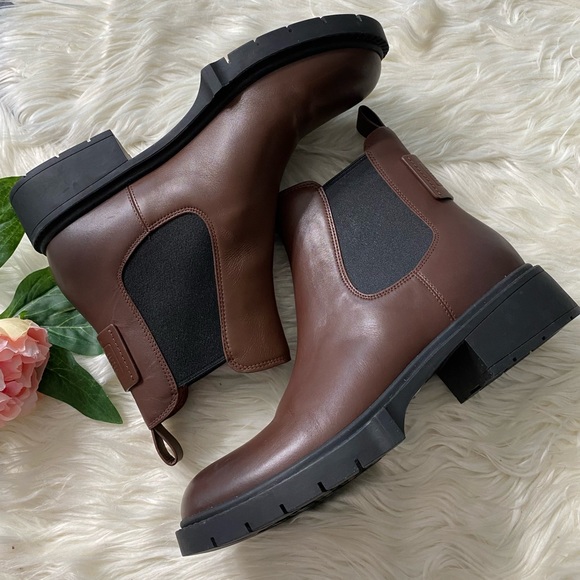 NWT COACH
Lyden Leather Chelsea Booties - Picture 10 of 11